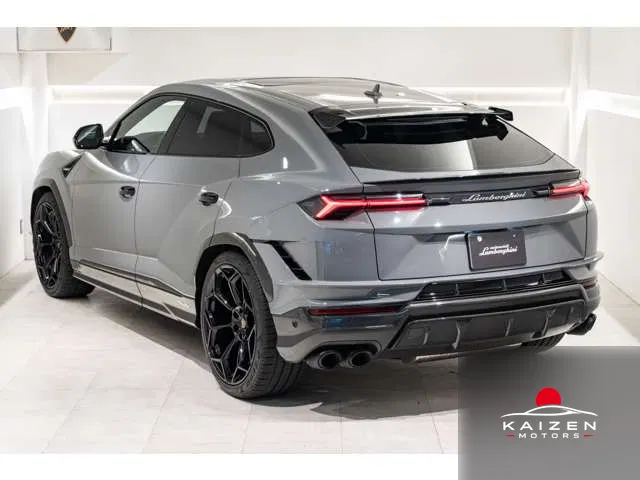 Lamborghini Urus 4WD LHD Grigio China Shiny 2024 — photo 1 sur 8
