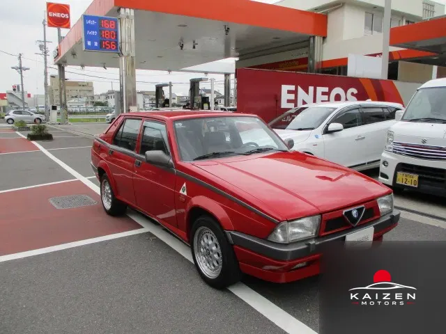 Alfa Romeo Alfa 75 1990 — photo 1 sur 8