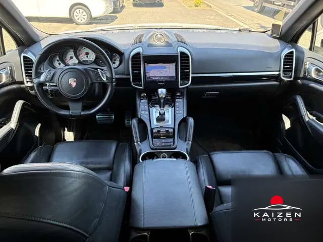 Porsche Cayenne Sport Chrono P 2011 — photo 1 sur 8