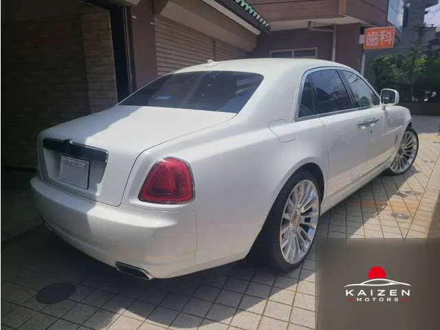 Rolls-Royce Ghost 6.6 2011 — photo 1 sur 8