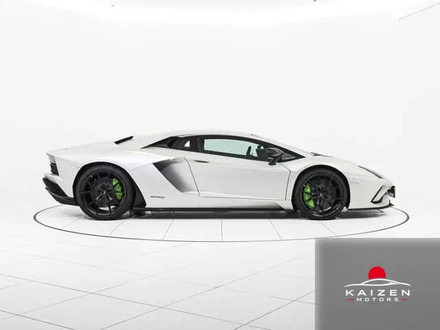 Lamborghini Aventador S 4WD Bianco Canopus 2018 — photo 1 sur 8