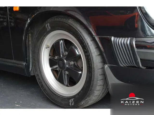 Porsche 911 Carrera 3.2 1989 — photo 1 sur 8