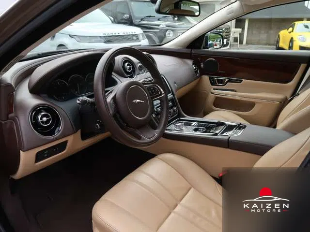 Jaguar XJ XJ 2.0 Luxury 2015 importée par Kaizen Motors