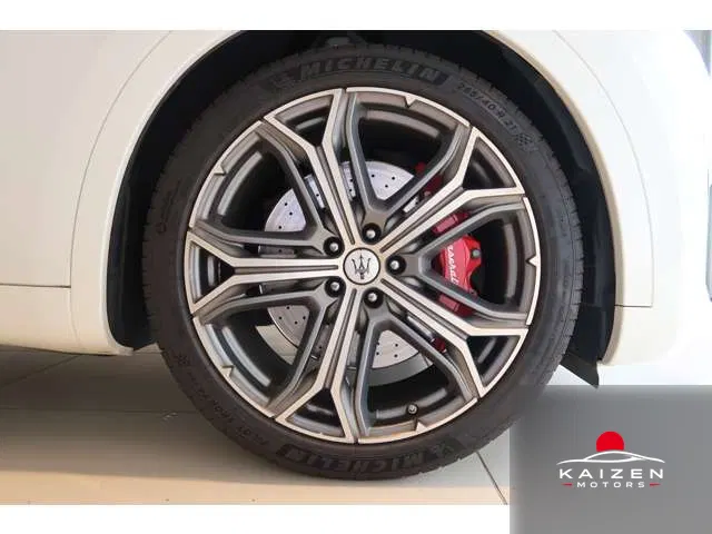 Maserati Levante 4WD 2019 — photo 1 sur 8