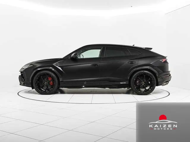 Lamborghini Urus 4WD Nero Nemesis 2024 — photo 1 sur 8