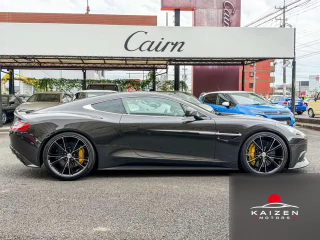 Aston Martin Vanquish 2015 — photo 1 sur 8