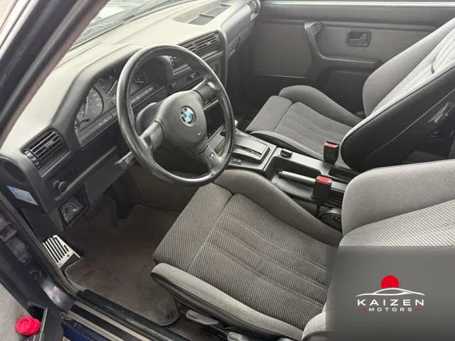 BMW 3 Series Coupé 325i 1990y E30 325i M-Technic 1990 — photo 1 sur 8