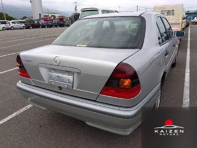 Mercedes-Benz Classe C C200 1998 — photo 1 sur 2