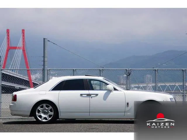 Rolls-Royce Ghost 6.6 2011 — photo 1 sur 8