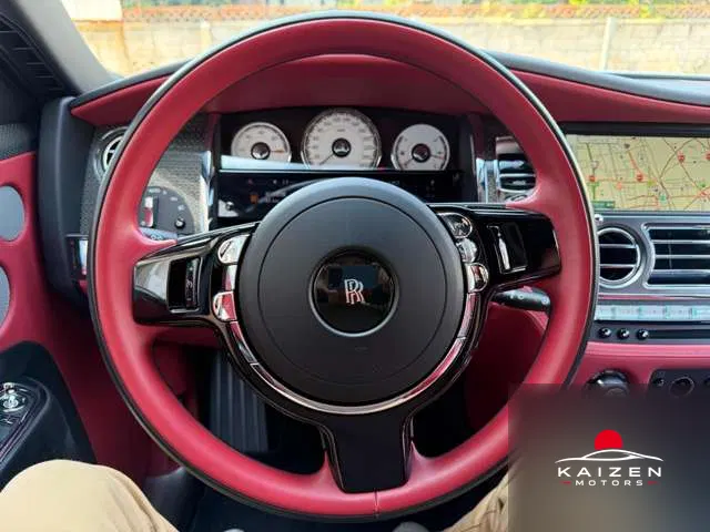 Rolls-Royce Ghost Black 2017 — photo 1 sur 8
