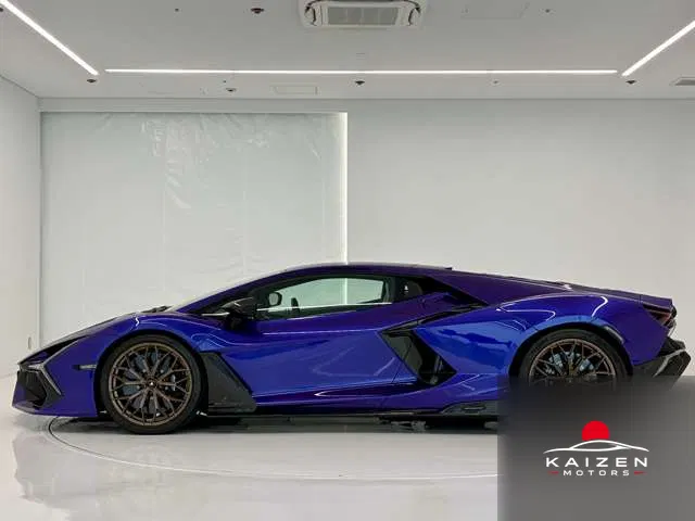 Lamborghini Revuelto 6.5 4WD Viola Hestia 2025 — photo 1 sur 8