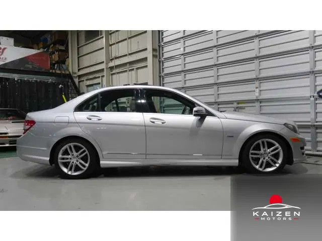 Mercedes-Benz Classe C C250 2012 — photo 1 sur 8