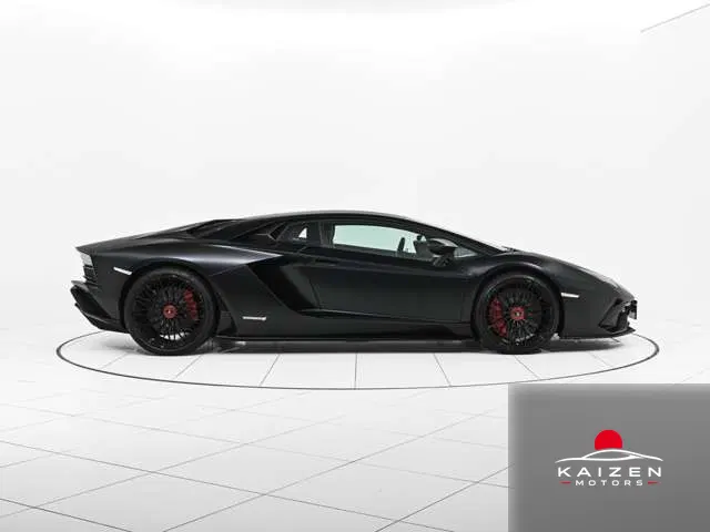 Lamborghini Aventador S 4WD Nero Nemesis 2018 — photo 1 sur 8