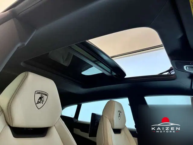 Lamborghini Urus SE 4WD Viola Galaxias 2025 — photo 1 sur 8