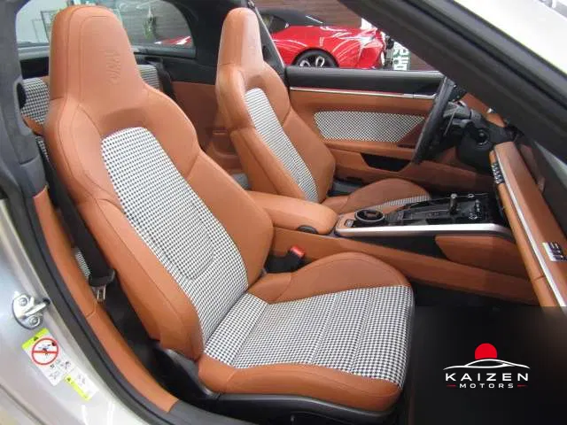 Porsche 911 Targa 4S PDK Heritage Design Pack Sport Chrono Pack 2025 — photo 1 sur 8
