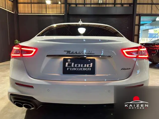 Maserati Ghibli 2021 — photo 1 sur 8