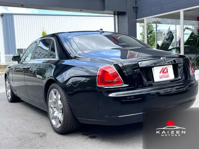 Rolls-Royce Ghost 6.6 2013 — photo 1 sur 8