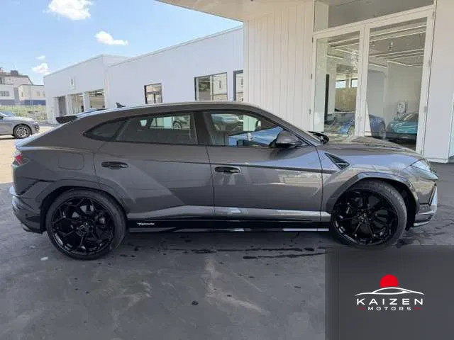Lamborghini Urus 4WD 2024 — photo 1 sur 8