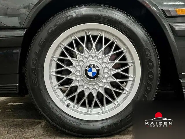 BMW M5 5MT R8 1988 — photo 1 sur 8