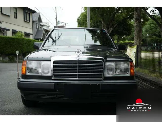 Mercedes-Benz Medium-Class 300E-24 S Medium- 1992 — photo 1 sur 8