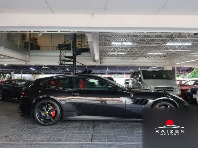 Ferrari GTC4 Lusso T 2020 — photo 1 sur 8