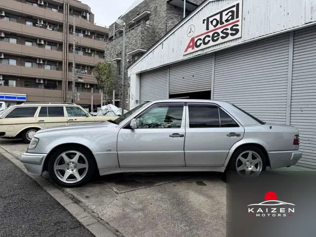 Mercedes-Benz Classe E E500 1994 — photo 1 sur 8