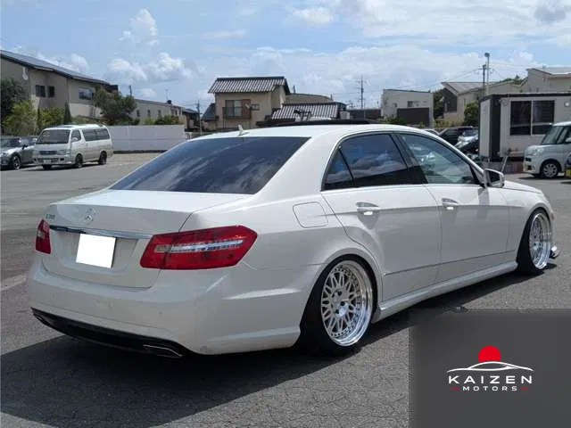 Mercedes-Benz Classe E E350 2009 — photo 1 sur 8