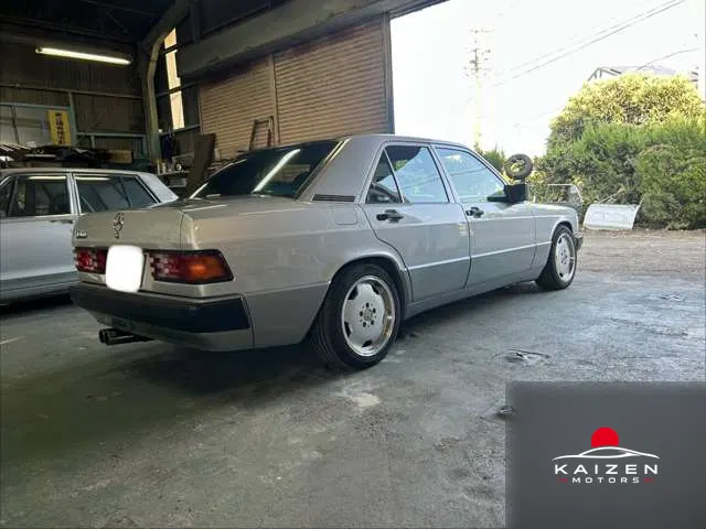 Mercedes-Benz 190 190E - 1992 — photo 1 sur 8