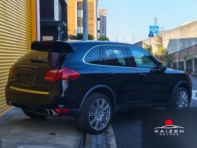 Porsche Cayenne Turbo 4WD 2019 — photo 1 sur 8