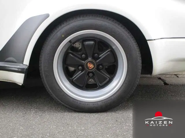 Porsche 911 Turbo 3.3 5MT 930 Turbo 3.3 5MT 1989 — photo 1 sur 8