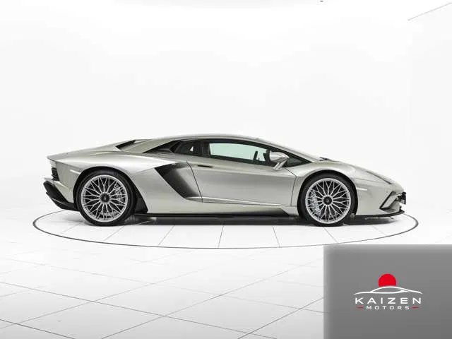 Lamborghini Aventador S 4WD Grigio Admetus 2019 — photo 1 sur 8