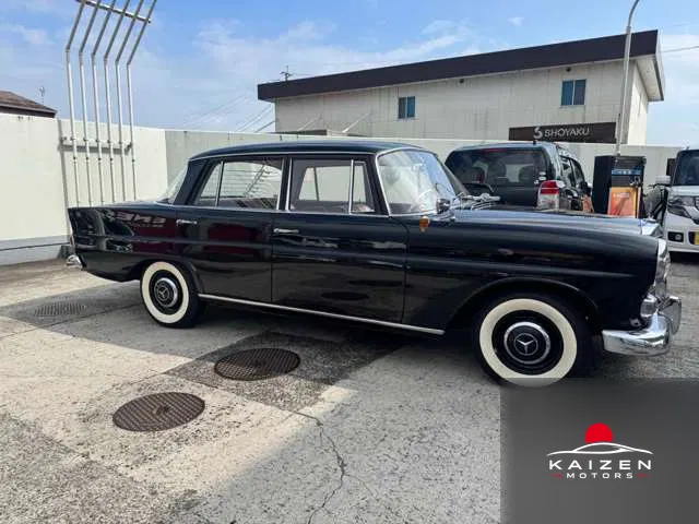 Mercedes-Benz 190c W110 190c W110 1900cc 1963 — photo 1 sur 8