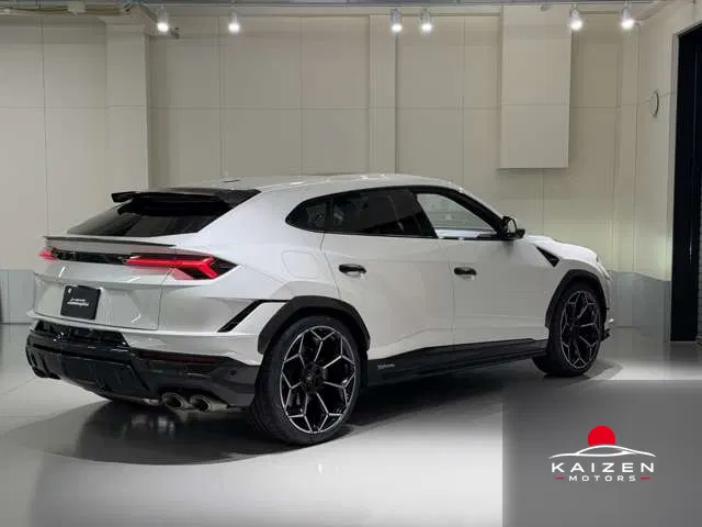 Lamborghini Urus 4WD OP670 Balloon White 2024 — photo 1 sur 8