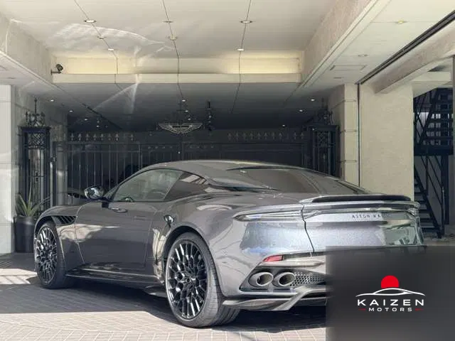 Aston Martin DBS Superleggera 2024 — photo 1 sur 8