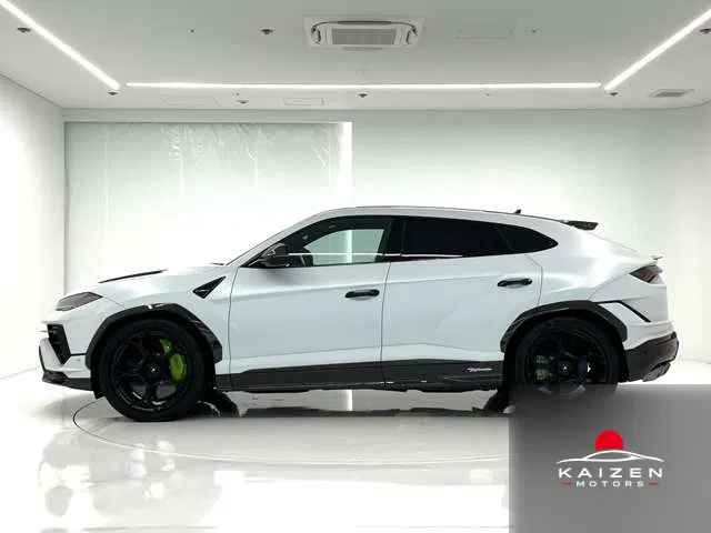Lamborghini Urus 4WD 2023 — photo 1 sur 8