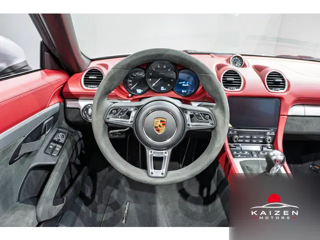 Porsche 718 Spider 4.0 2022 — photo 1 sur 8