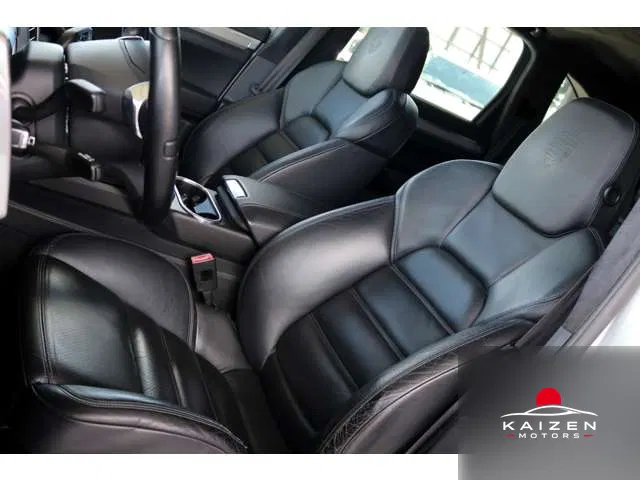 Porsche Cayenne Turbo 4WD 2010 — photo 1 sur 8