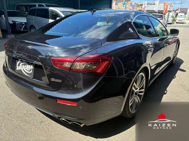 Maserati Ghibli S 2013 — photo 1 sur 8