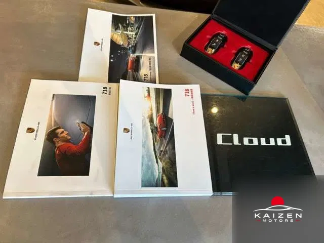 Porsche 718 Cayman GT4 RS PDK Weissach Pack 2023 — photo 1 sur 8