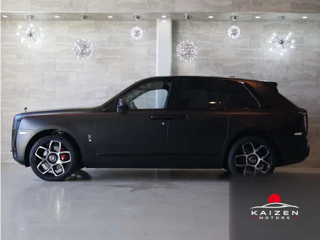 Rolls-Royce Black Badge Cullinan 6.75 4WD 2021 — photo 1 sur 8