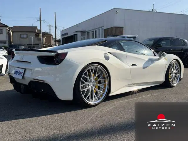 Ferrari 488GTB F1 DCT 2016 — photo 1 sur 8
