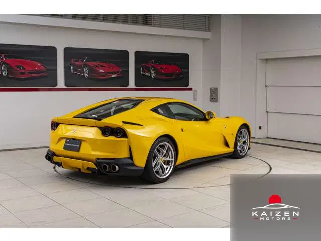 Ferrari 812 Superfast F1 DCT Giallo Triplo Strato Premium 2020 — photo 1 sur 8