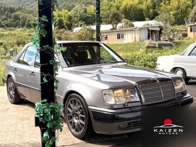 Mercedes-Benz Classe E 1991 Porsche Factory W124 M119 500E 1991 — photo 1 sur 8