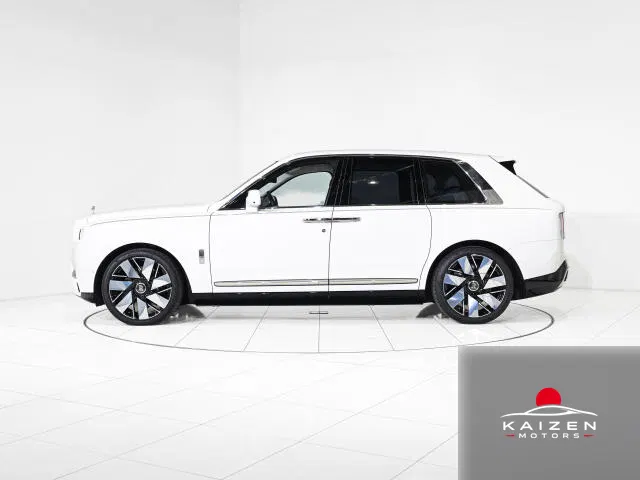 Rolls-Royce Cullinan 6.75 4WD Shooting Star Headliner 2024 — photo 1 sur 8