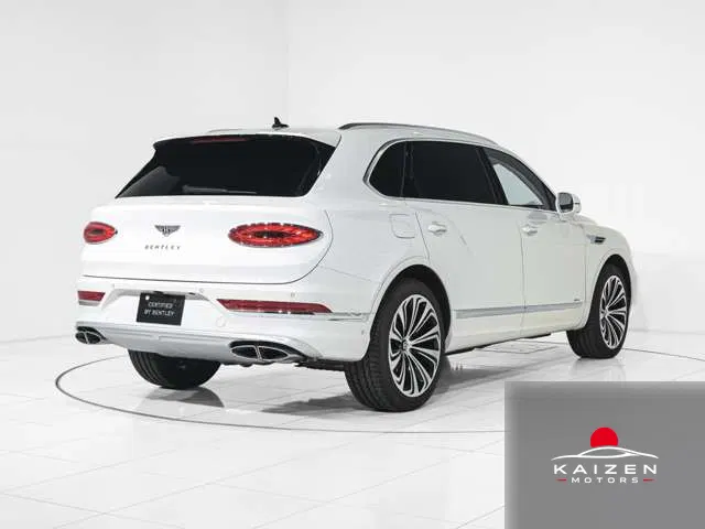 Bentley Bentayga Azure 4WD Naim For Bentley 2025 — photo 1 sur 8