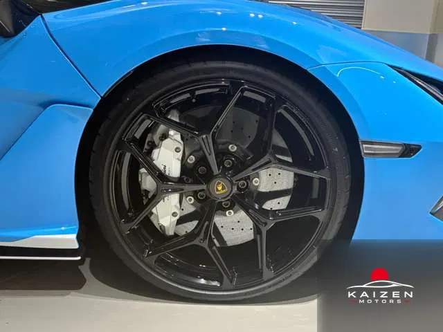 Lamborghini Revuelto 6.5 4WD Blu Cepheus Altanero21 22 2025 — photo 1 sur 8