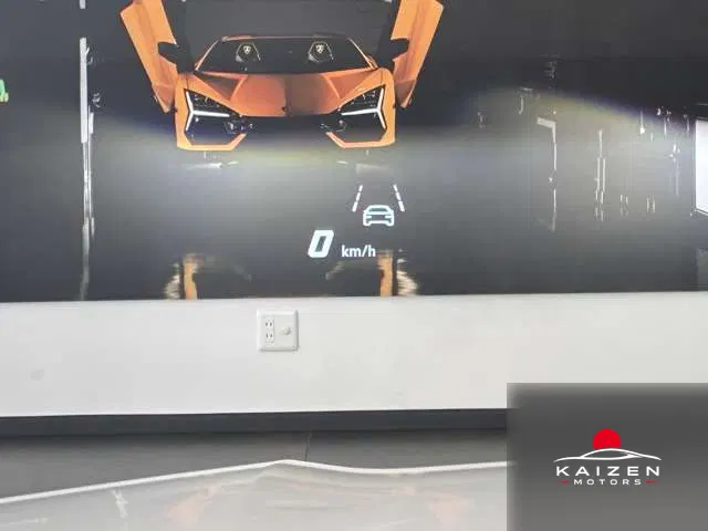 Lamborghini Urus SE 4WD Panoramic Roof AKRAPOVIC Advanced 2025 — photo 1 sur 8