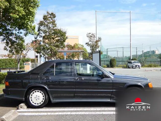 Mercedes-Benz 190 190E 2.5-16 1992 — photo 1 sur 8