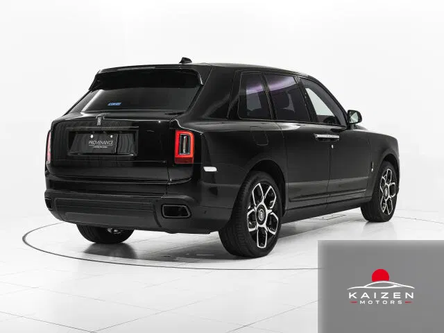 Rolls-Royce Black Badge Cullinan 6.75 4WD Black Badge Cullinan 2023 — photo 1 sur 8
