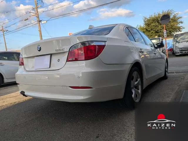 BMW 5 Series 525i 2007 — photo 1 sur 8